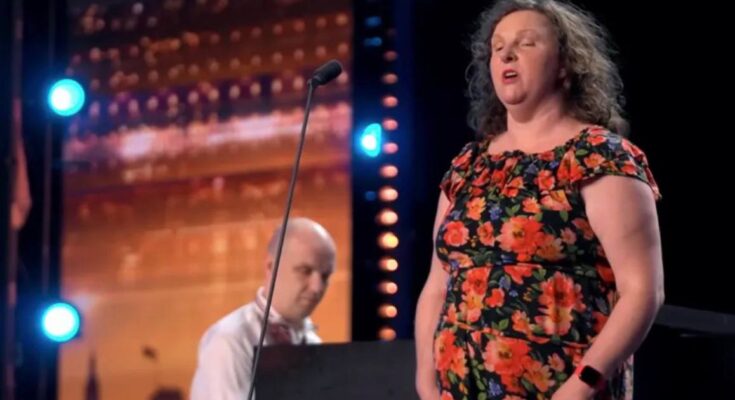 She may not see the world, but her voice makes everyone pause %%random%%